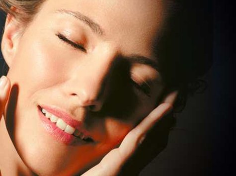 within-garnier-our-heritage-model-with-eyes-shut